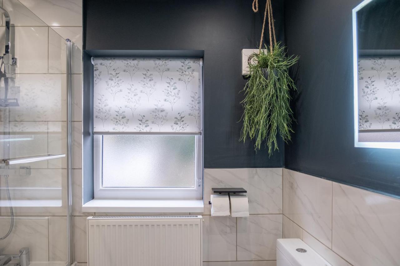 Hazel House Appartement West Bromwich Buitenkant foto